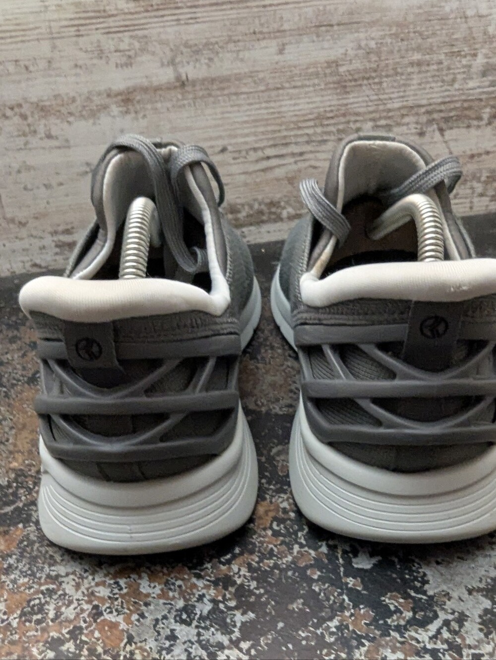 Mens Kizik Athletic Shoes Sz 8.5 Used Hands Free Slip On - Picture 6 of 9